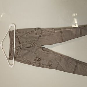 Pale hunter Green utility cargo American eagle pants 👖